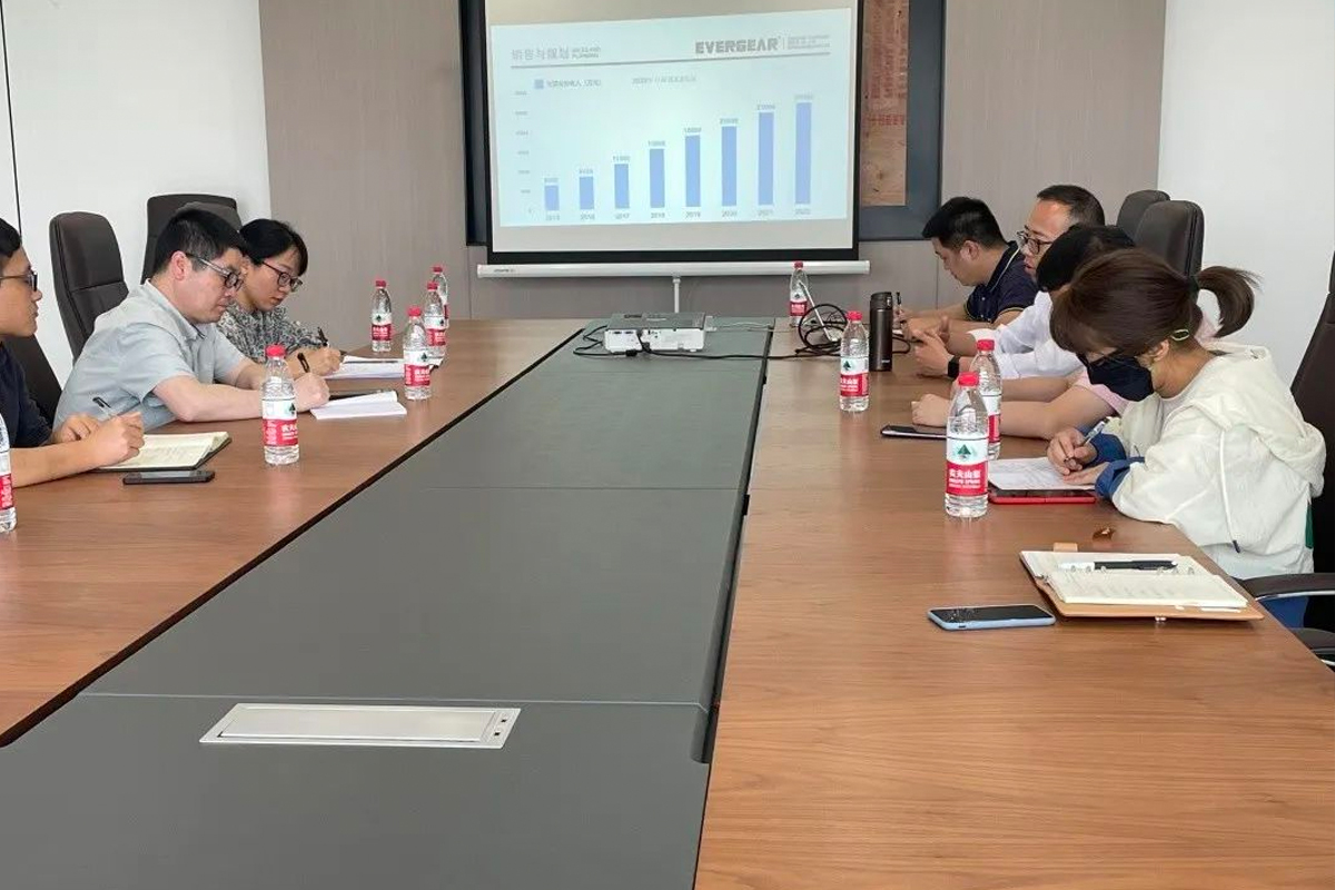 熱烈歡迎平陽縣委組織部領(lǐng)導(dǎo)蒞臨浙江恒齒傳動(dòng)股份有限公司指導(dǎo)工作